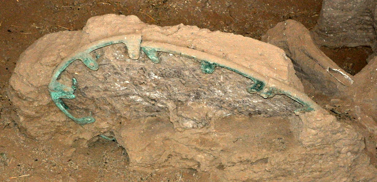 چرخ ارابه مفرغی